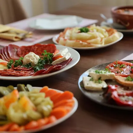Happy מלון דימיטרובגארד