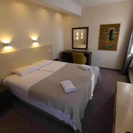 Happy Hotell Dimitrovgrad