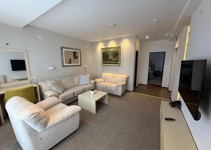 Happy Hotel Dimitrovgrad